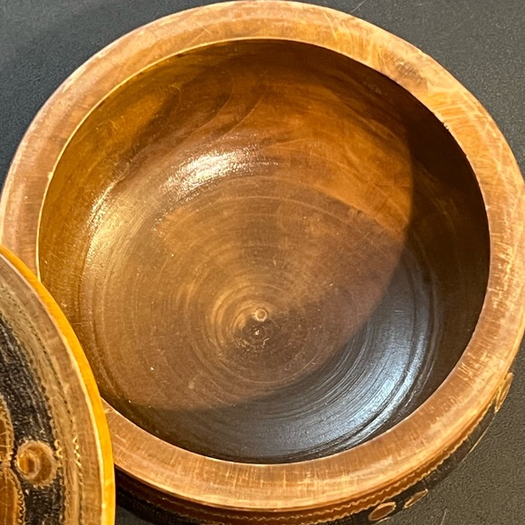 Handcrafted Wooden Trinket Box with Lid - Picture 6 of 7